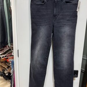 Good American ALWAYS FITS GOOD CLASSIC STRAIGHT JEANS